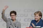 Železná päsť v zamatovej rukavici. Kto je nová líderka CDU, najsilnejšej nemeckej strany?