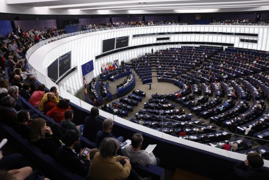 Europarlament vyzýva na rázne kroky proti ruskému zasahovaniu