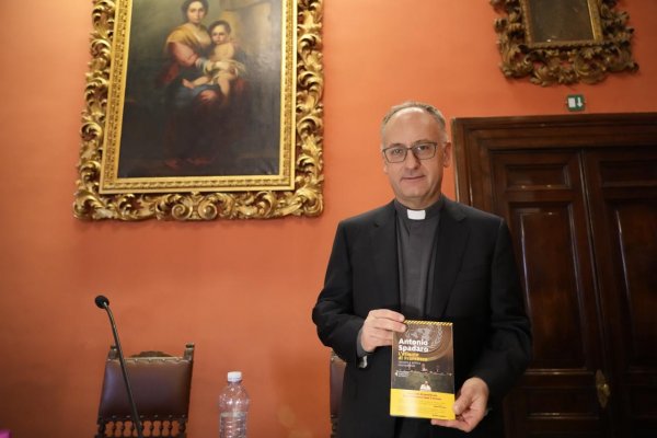 Štátny sekretár Vatikánu potvrdil plány na mierovú misiu v súvislosti s vojnou na Ukrajine