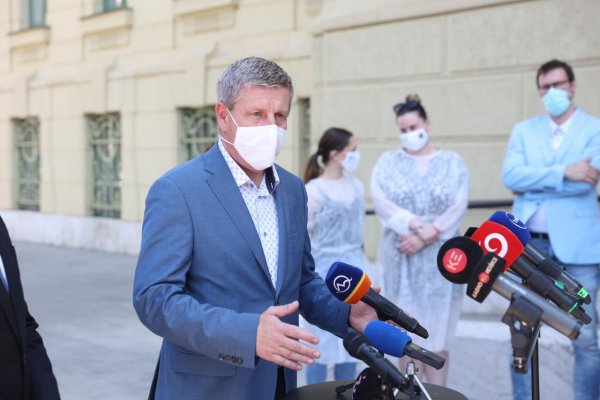 Je len otázkou času, kedy sa na Slovensku objaví Delta verzia koronavírusu, vyhlásil minister zdravotníctvo Lengvarský