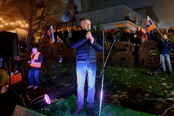 Kiska na proteste v Poprade vyzval aj k slobode a demokracii na akademickej pôde