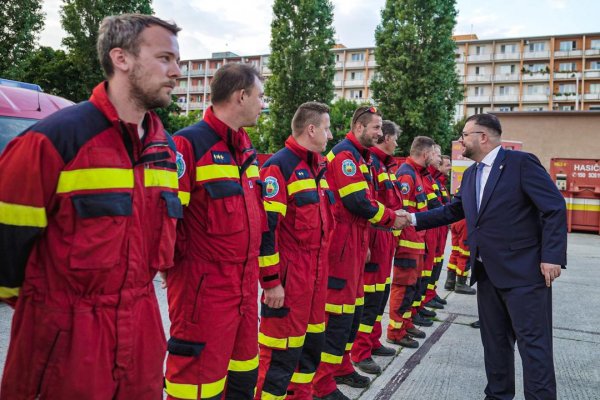 Takmer po dvoch týždňoch sa 20 slovenských hasičov vrátilo z Grécka