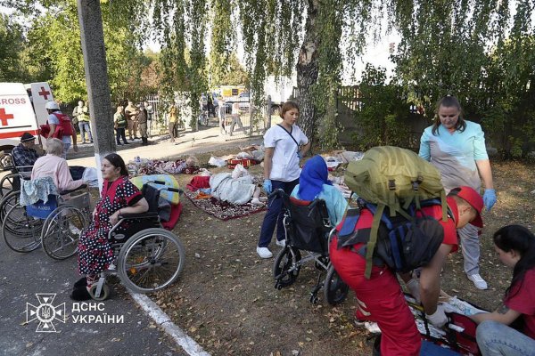 Ukrajina ONLINE: Rusi zhodili leteckú bombu na domov dôchodcov v meste Sumy