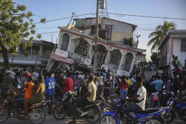 Pri silnom zemetrasení na Haiti zahynulo najmenej 304 ľudí