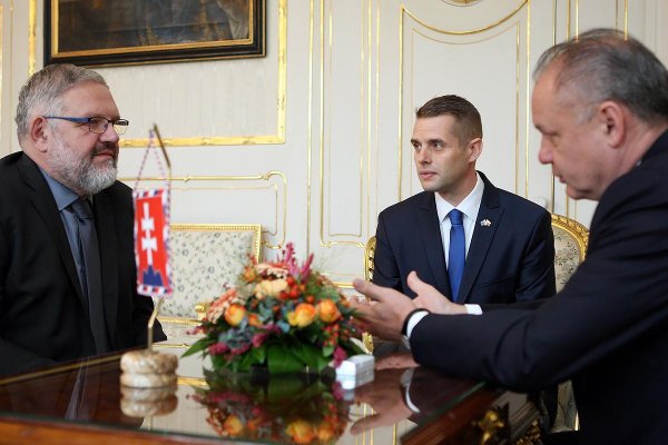 Prezident Kiska ocenil odstúpenie Klusa a Mičeva