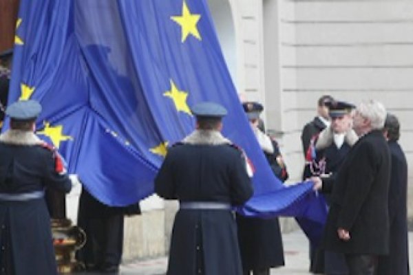 Zeman dal vztýčiť vlajku EU nad svojim sídlom