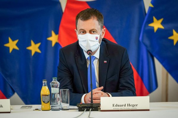Parlament ministrovi vnútra nevysloví nedôveru, vyhlásil Heger