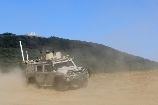 Ministerstvo obrany zrušilo verejné obstarávanie na armádne vozidlá 4x4