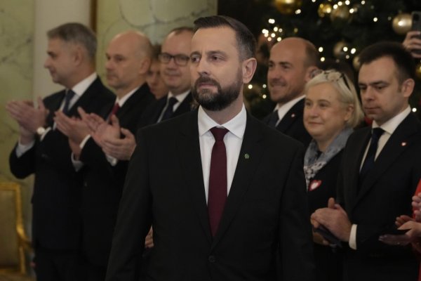 Poľsko sa musí pripraviť aj na scenár vojny s Ruskom, tvrdí minister obrany