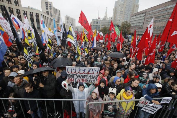 Na proteste v centre Moskvy sa zhromaždilo približne 20 000 ľudí