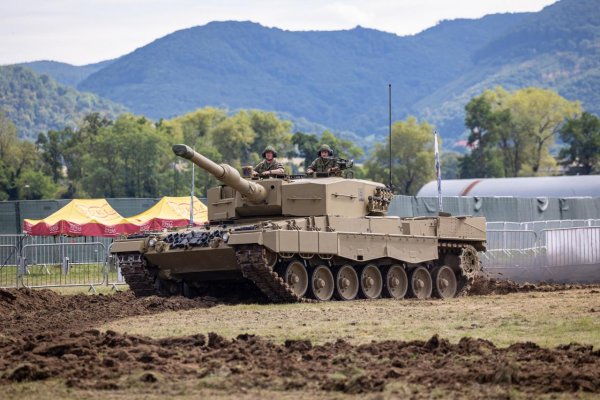 Kanada rozmiestnila v Lotyšsku 15 tankov Leopard 2