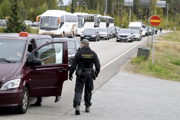 Fínsko zvažuje uzatvorenie hraníc s Ruskom pre nárast nelegálnych migrantov