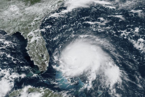 Zdevastoval Bahamy, teraz mieri na Floridu. Dorian je jeden z najsilnejších hurikánov v histórii
