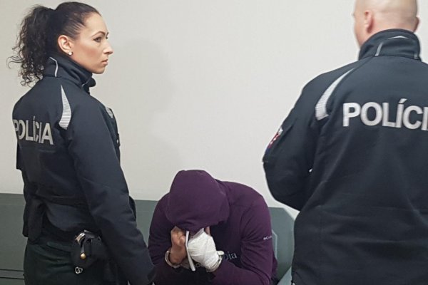 Trojica obvinených pôjde pre výbuch v bytovke do väzby