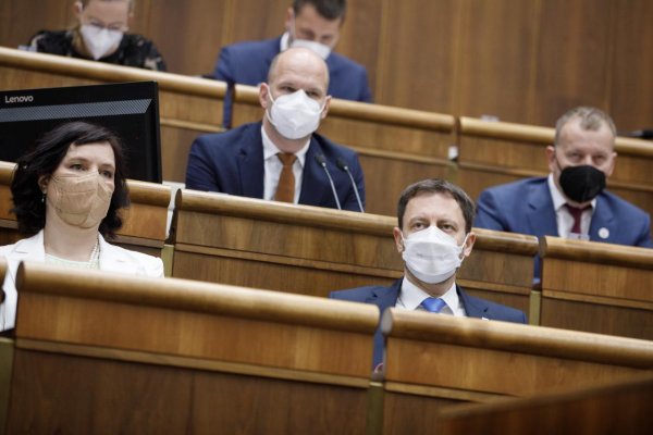 Kolíková čelí v parlamente odvolávaniu. O slovo požiadala aj ministerka