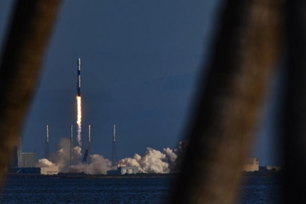 Raketa Falcon vyniesla na obežnú dráhu 114 družíc rôznych krajín vrátane Česka a Ukrajiny