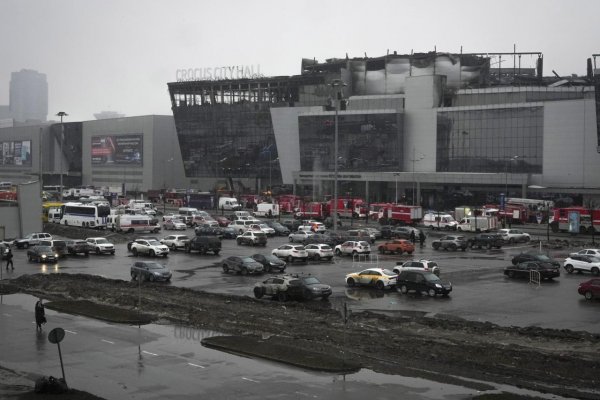 Počet obetí útoku v koncertnej sále v Rusku stúpol na 137