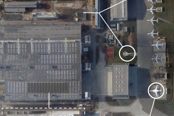 Moskva navyšuje kapacity na výrobu zbraní, naznačujú satelitné zábery