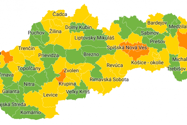 Vláda schválila nové rozdelenie okresov. V červenej a ružovej farbe nebude ani jeden okres