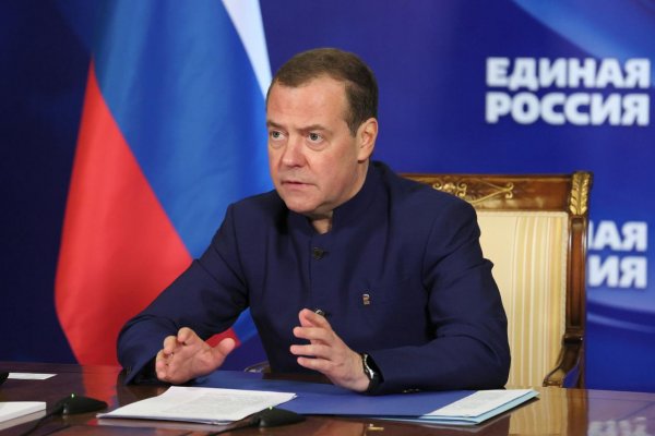 Medvedev sa vyhráža zničením podmorských komunikačných káblov