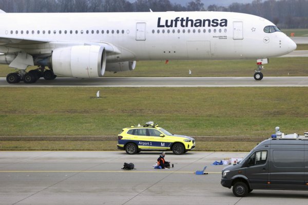 Klimatickí aktivisti narušili prevádzku letiska v Mníchove