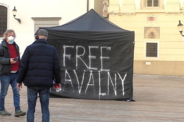 Sudca ústavného súdu vyzval Rusko, aby prepustilo Navalného na slobodu