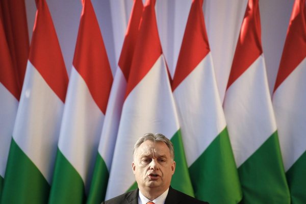 Orbán zašiel priďaleko, Únia ho dobieha. Aký trest čaká Maďarsko?