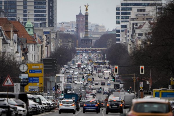 Muž zaútočil v Berlíne granátom a nožom na troch ľudí