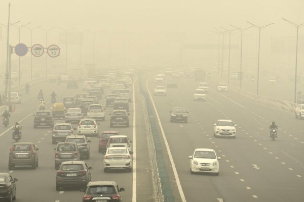 India: Naí Dillí trápi smog, pre ktorý zatvorili aj školy