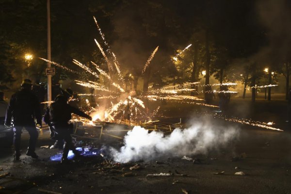 Protesty vyvolané smrťou mladíka trvali vo Francúzsku tretiu noc