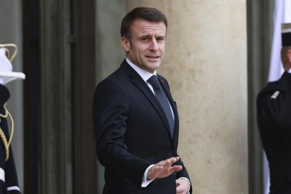 Macron prisľúbil, že podpora Francúzska pre Ukrajinu nezoslabne