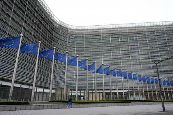 Eurokomisia má obavy, či sa na Slovensku nebude rozkrádať z Plánu obnovy — čo to znamená podľa Martina Mojžiša