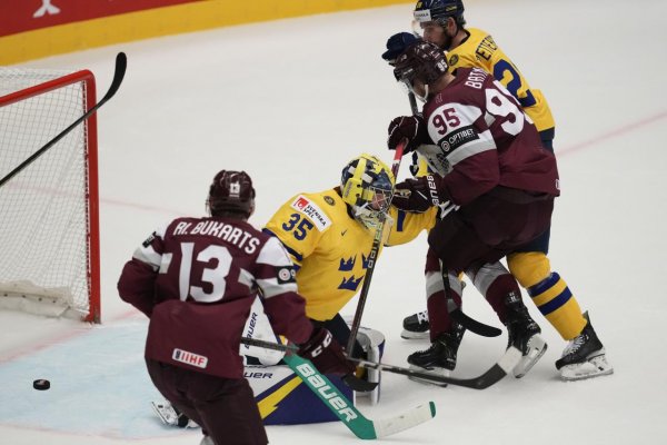 Lotyši prehrali so Švédmi a Dáni so Švajčiarmi - priebežný súhrn​
