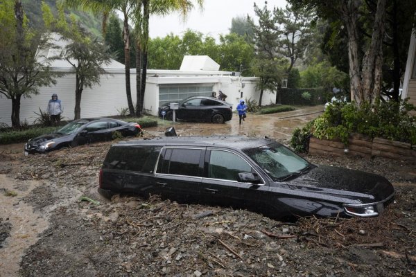 Kaliforniu zužuje ničivá búrka, o život prišli traja ľudia