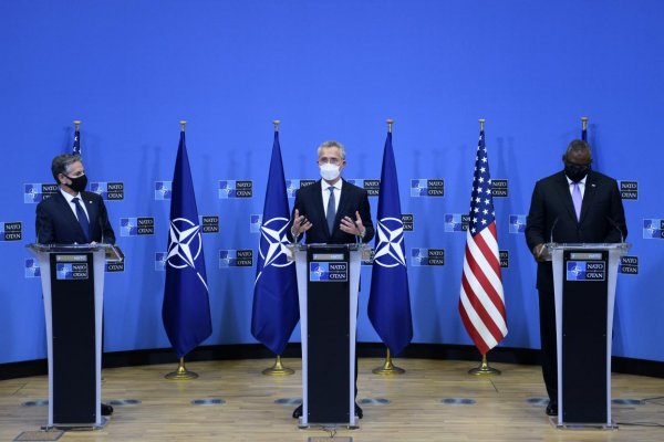 Aliancia NATO vyjadrila solidaritu s Českou republikou. Vyjadrila „hlboké znepokojenie“