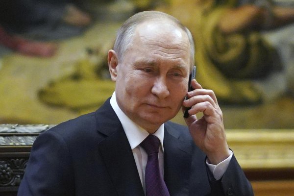 Putin zakázal vývoz ropy do krajín, ktoré zaviedli cenový strop