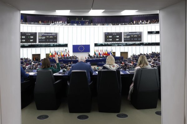 Europoslanci prijali nové únijné pravidlá na boj proti praniu špinavých peňazí