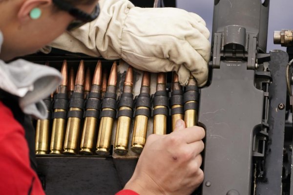 EÚ zvýši produkciu munície pre Ukrajinu
