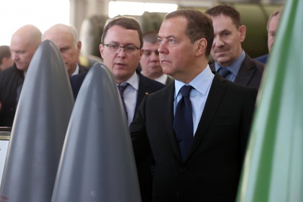 Rusko bez víťazstva na Ukrajine prestane existovať, napísal Medvedev