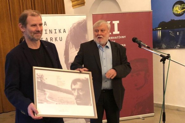 Cenu Dominika Tatarku získali Milan M. Šimečka a kolektív autorov knihy Žalmy 51-75