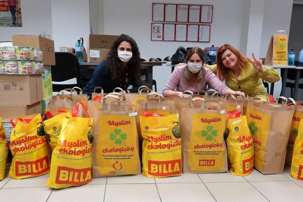BILLA spolu so svojimi dodávateľmi venovala seniorom  z Bratislavského kraja potravinové balíčky
