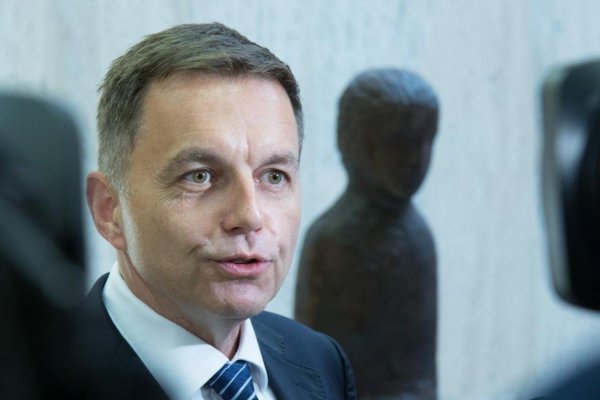 Prokurátor podal obžalobu na guvernéra NBS Petra Kažimíra