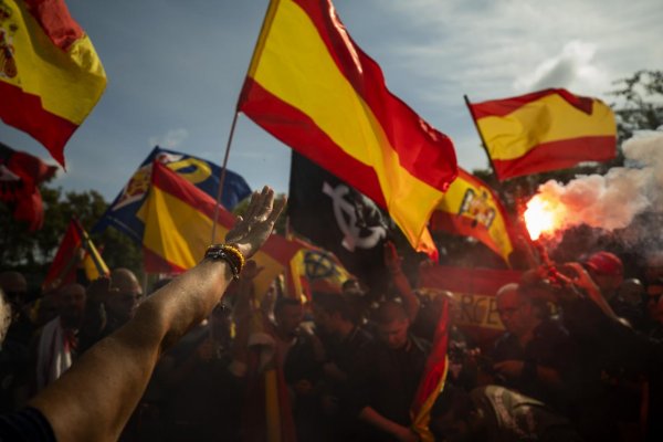 V Barcelone demonštrovali tisícky proti nezávislosti Katalánska