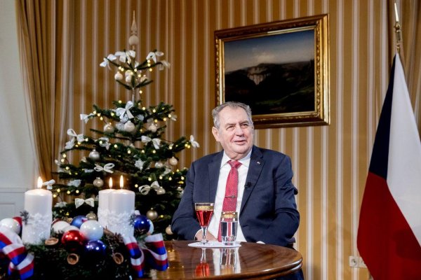 Zeman sa v poslednom vianočnom príhovore rozlúčil s občanmi, oponentov nešetril kritikou 