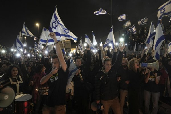 Izraelský prezident vyzval na okamžité zastavenie schvaľovania súdnej reformy