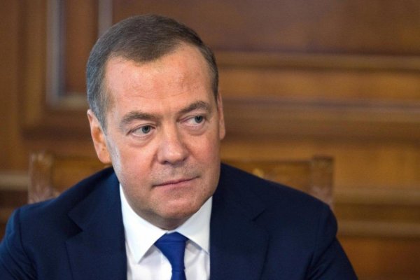 Moskva zruší obilninovú dohodu, ak G7 zakáže vývoz do Ruska, varoval Medvedev