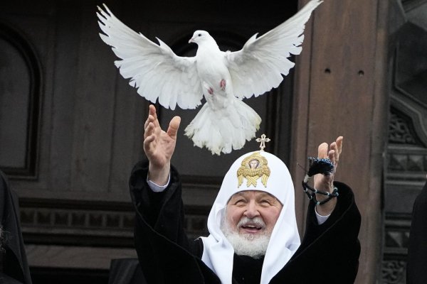 Patriarcha Kirill vyzval ľudí, aby sa zomkli okolo vedenia krajiny. Vojnu vníma ako obranu proti liberálnemu Západu