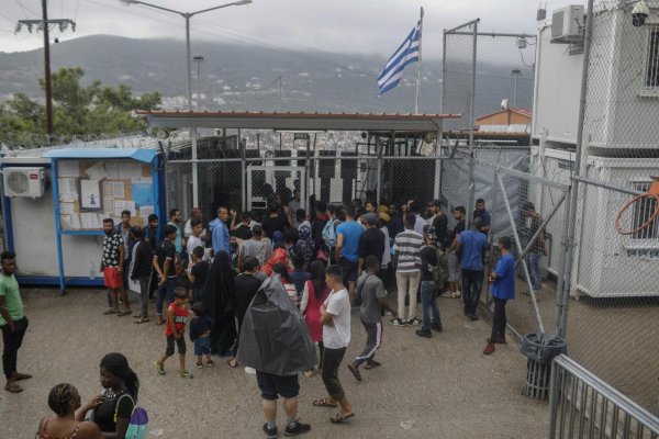 Grécko na svojich ostrovoch postaví nové prijímacie strediská pre migrantov