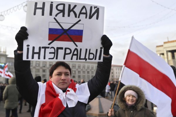 Stovky demonštrantov v Bielorusku vyjadrili nesúhlas s bližším prepojením s Ruskom