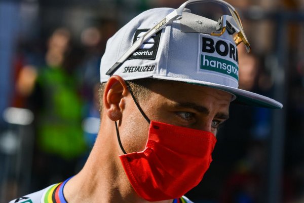 Colbrelli víťazom kráľovnej klasík Paríž-Roubaix, Sagan 135 kilometrov pred cieľom spadol